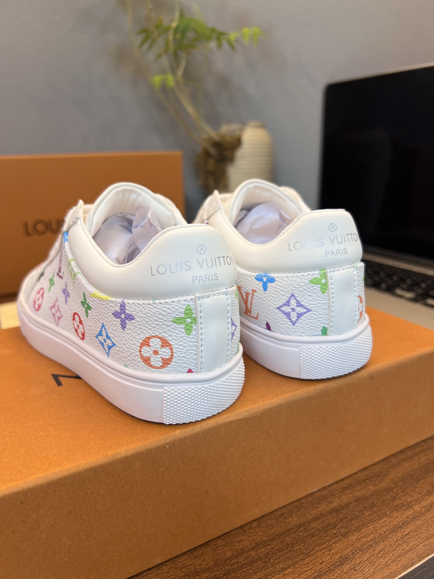 Children's shoes child
